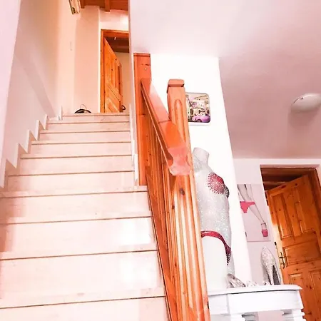 Gloria's House Апартаменты